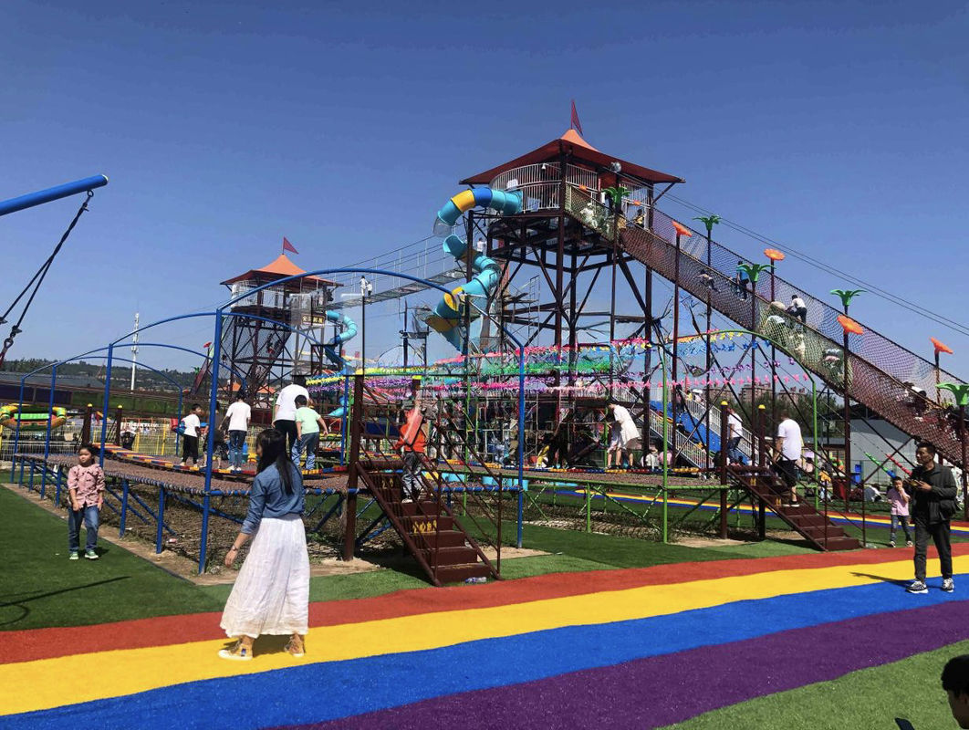 प्रीमियम क्लाइम्बिंग स्लाइड स्काई ट्रेल उपकरण आउटडोर खेल के लिए उच्च दृश्य क्षेत्र बड़ा उड़ान महल